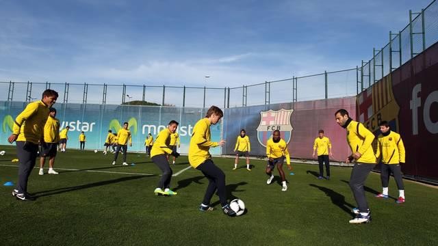 Buổi tập của các cầu thủ Barca trước giờ thi đấu trận lượt về Cúp nhà vua với Real